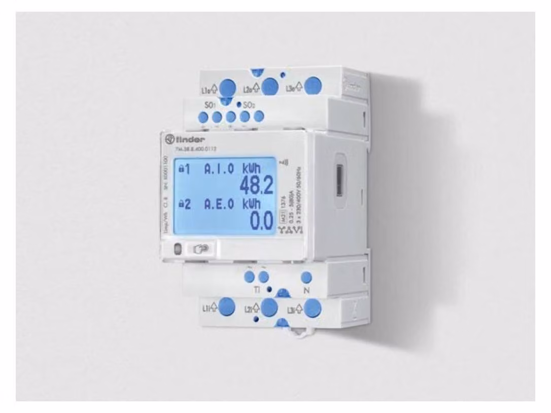 Contatore di energia bidirezionale Finder, monofase e trifase, conforme alla direttiva MID, 80 A, montaggio su guida DIN, 2 uscite S0, NFC