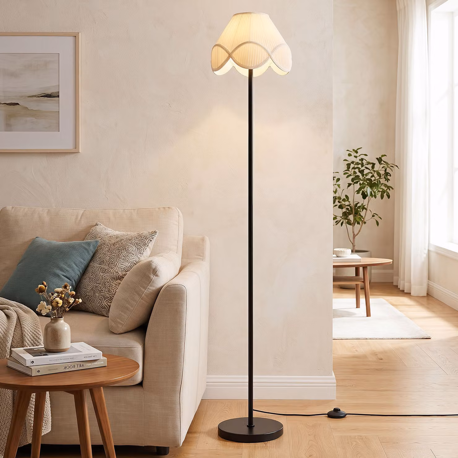Costway Lampada da terra moderna con paralume in tessuto beige e stelo in metallo nero, piantana con base ispessita e attacco E27 per salotto, camera da letto o ufficio