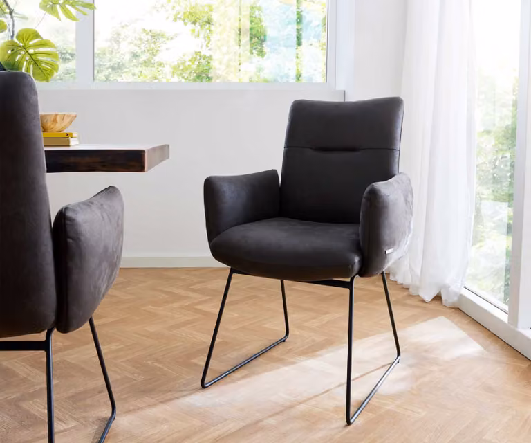 Sedia da pranzo DELIFE Jova-Flex con braccioli in microfibra antracite vintage, telaio a slitta nero, molle insacchettate