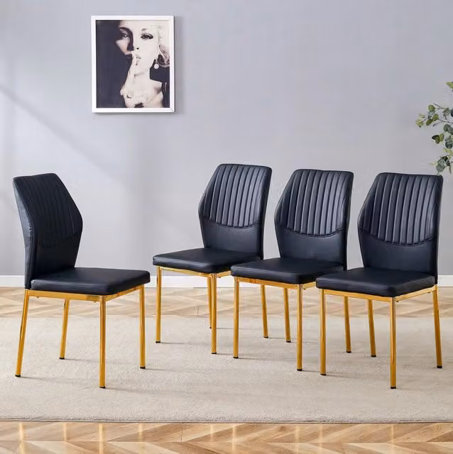Set di 4 sedie da pranzo moderne MODFU in ecopelle nera con gambe in metallo oro, Altezza: 93 cm