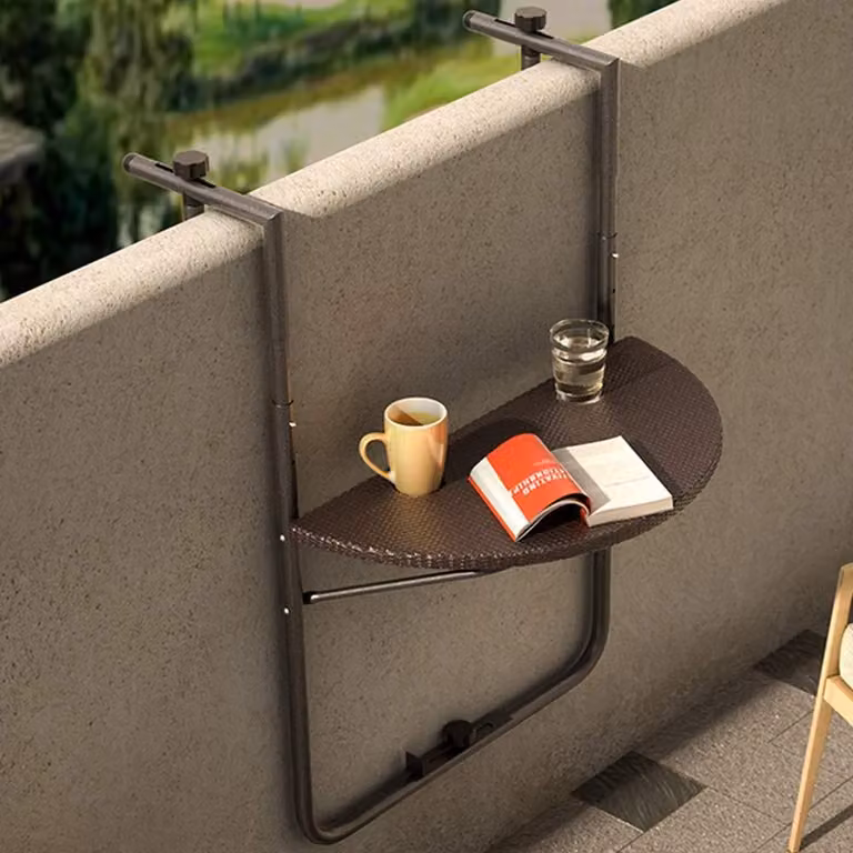 Omgoods - Tavolino da esterno pieghevole con rattan sintetico e altezza regolabile