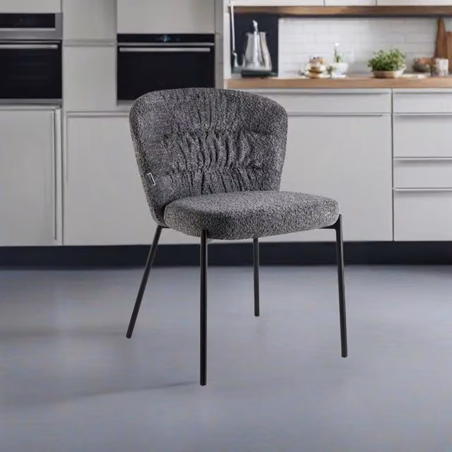 Set 4 Sedie Cami in tessuto teddy grigio: un connubio di design e comfort