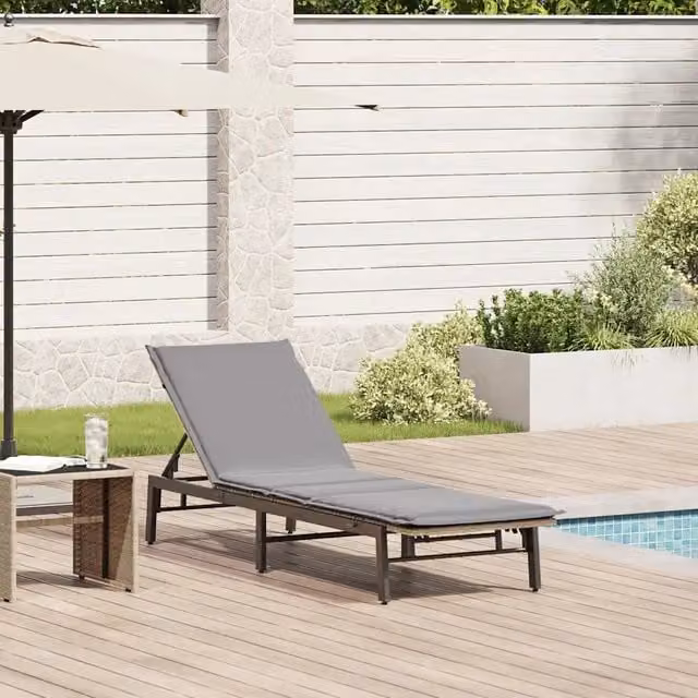 Lettino prendisole vidaXL in polyrattan beige e grigio con cuscini in tessuto e poggiatesta regolabile