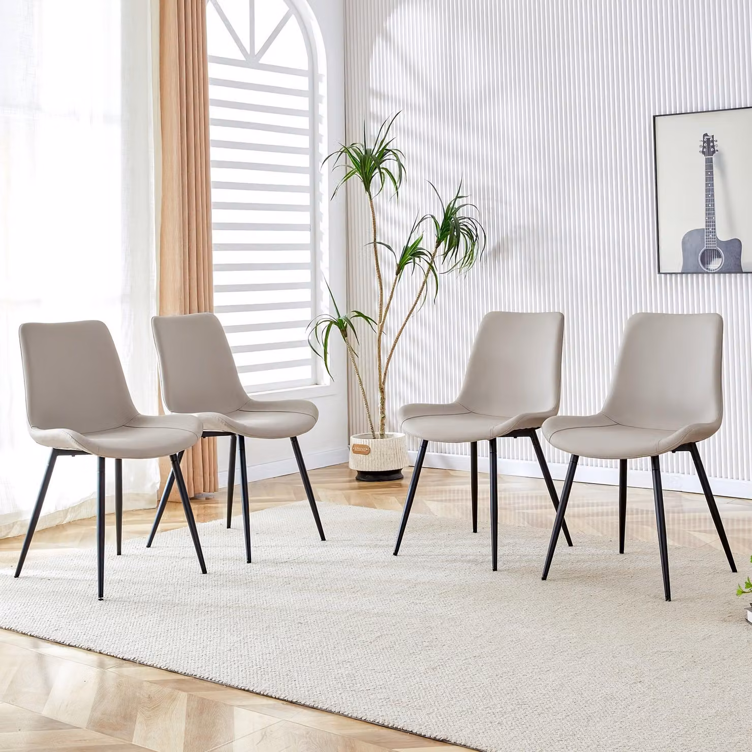 Set di 4 moderne sedie da pranzo, con seduta in tessuto traspirante e gambe in metallo robusto