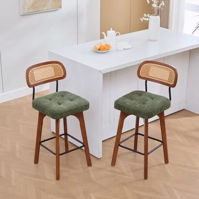Set di 2 sgabelli da bar MIVRAY girevoli a 360 gradi con schienale in rattan e seduta imbottita in chenille verde e nero