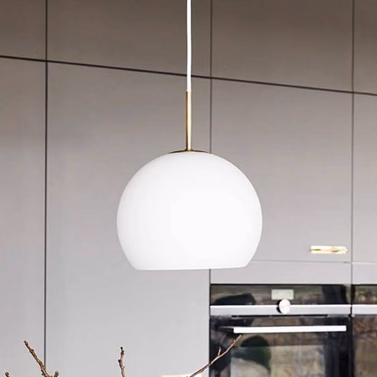 FRANDSEN Lampada a sospensione in vetro Ball, dimmerabile, Bianco / Opale, Soggiorno / Sala da pranzo, Vetro, Design, Lampada a sospensione