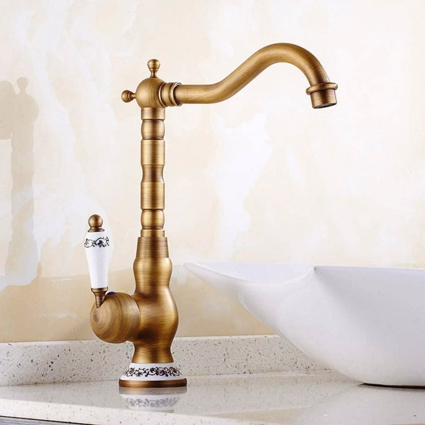 Miscelatore da bagno e cucina in ottone anticato, stile retrò, con valvola in Vetroceramica e alto beccuccio