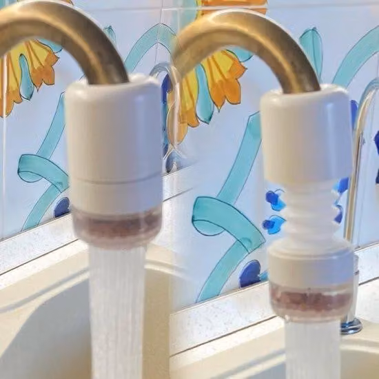 Rubinetto con filtro, doccetta estraibile e raccordo universale per cucina e bagno