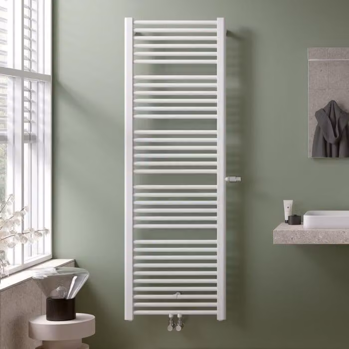 Riscaldatore da bagno Kermi Basic plus, dimensioni 45 x 3,5 x 144,8 cm, termostato a destra