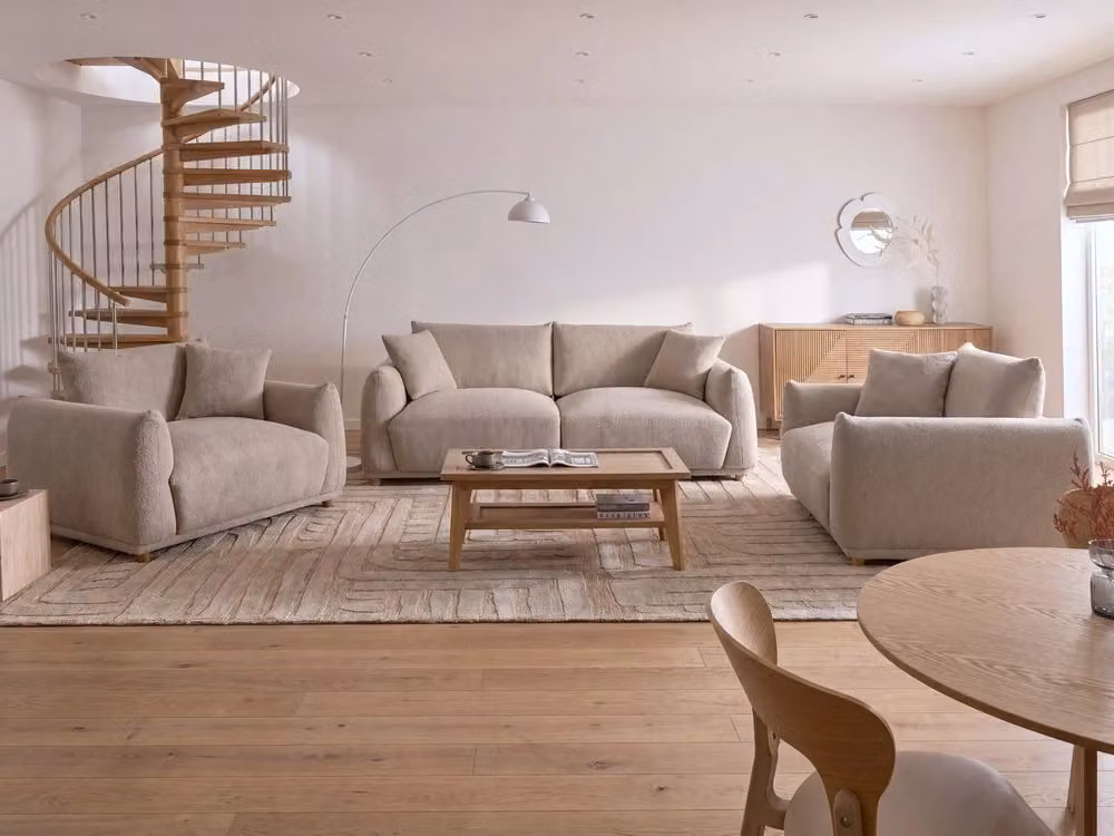 Set divano moderno BELIANI da 5 posti in bouclé beige con poltrone, cuscini decorativi e struttura in legno massiccio per il tuo soggiorno – 2