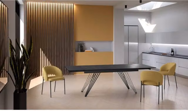 Tavolo da pranzo allungabile Match Stones in ceramica nera opaca con struttura in metallo L/P/H: 160/240 x 90 x 76 cm