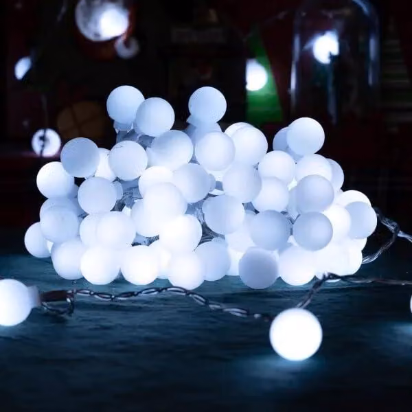 Catena luminosa a LED, bianco freddo, 10 metri, alimentazione a 3 batterie AA, adatta per interni ed esterni