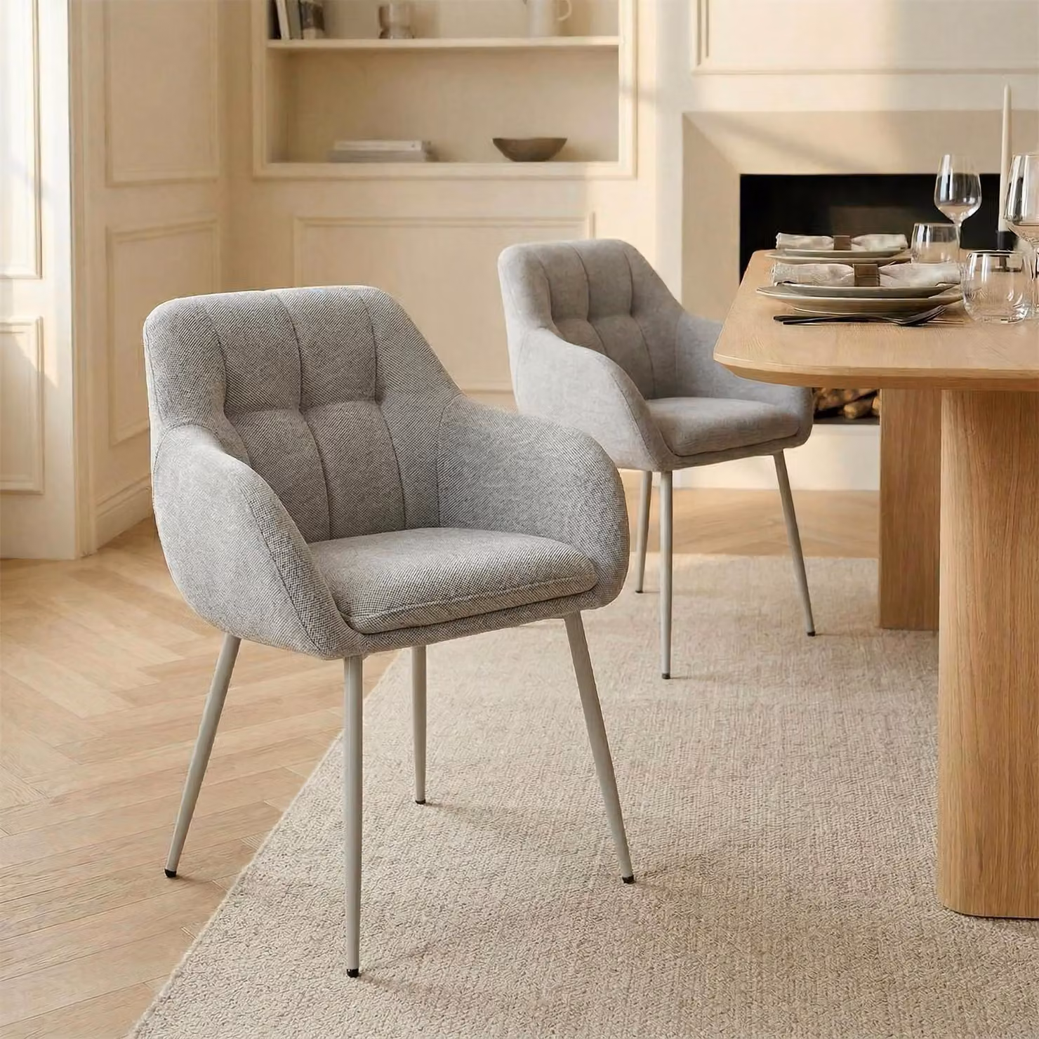Set di 2 sedie da pranzo SOMA, grigio chiaro - Sedie imbottite con braccioli e schienale ergonomico, sedie da pranzo con robuste gambe in metallo, ideali per la cucina e la zona pranzo [capacità di carico max. 120 kg]