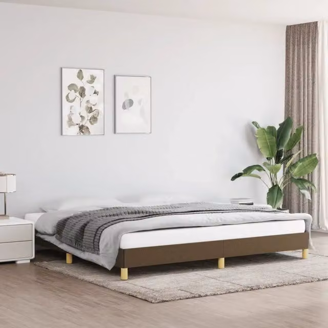 Struttura Letto Design Mania in Tessuto Marrone Scuro con Listelli in Legno L/P: 200 x 200 cm – 1