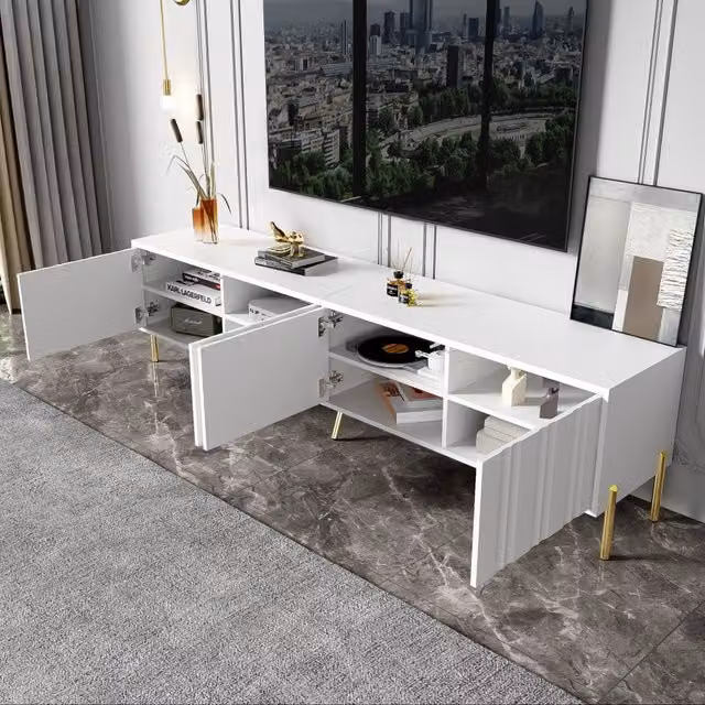 Mobile TV con quattro ante e otto ripiani in MDF e pannello truciolare bianco con gambe dorate 190 × 38 × 48 cm