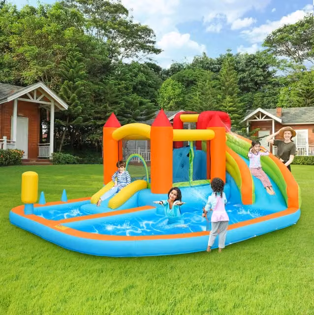 Castello gonfiabile con scivolo d’acqua; trampolino e soffiatore 450 W; arancione