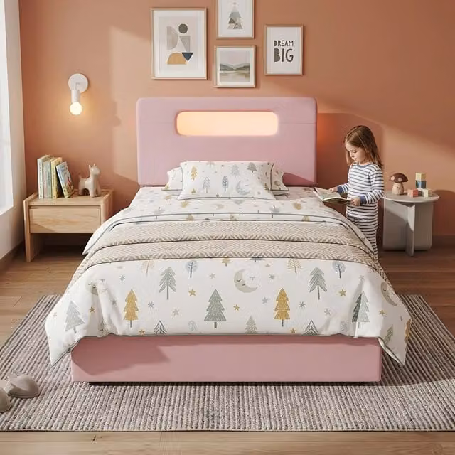 Letto imbottito per bambini 90x200 cm, rosa, con 4 cassetti laterali, testiera con vano aperto e ripiani, illuminazione LED app, portata 220 kg