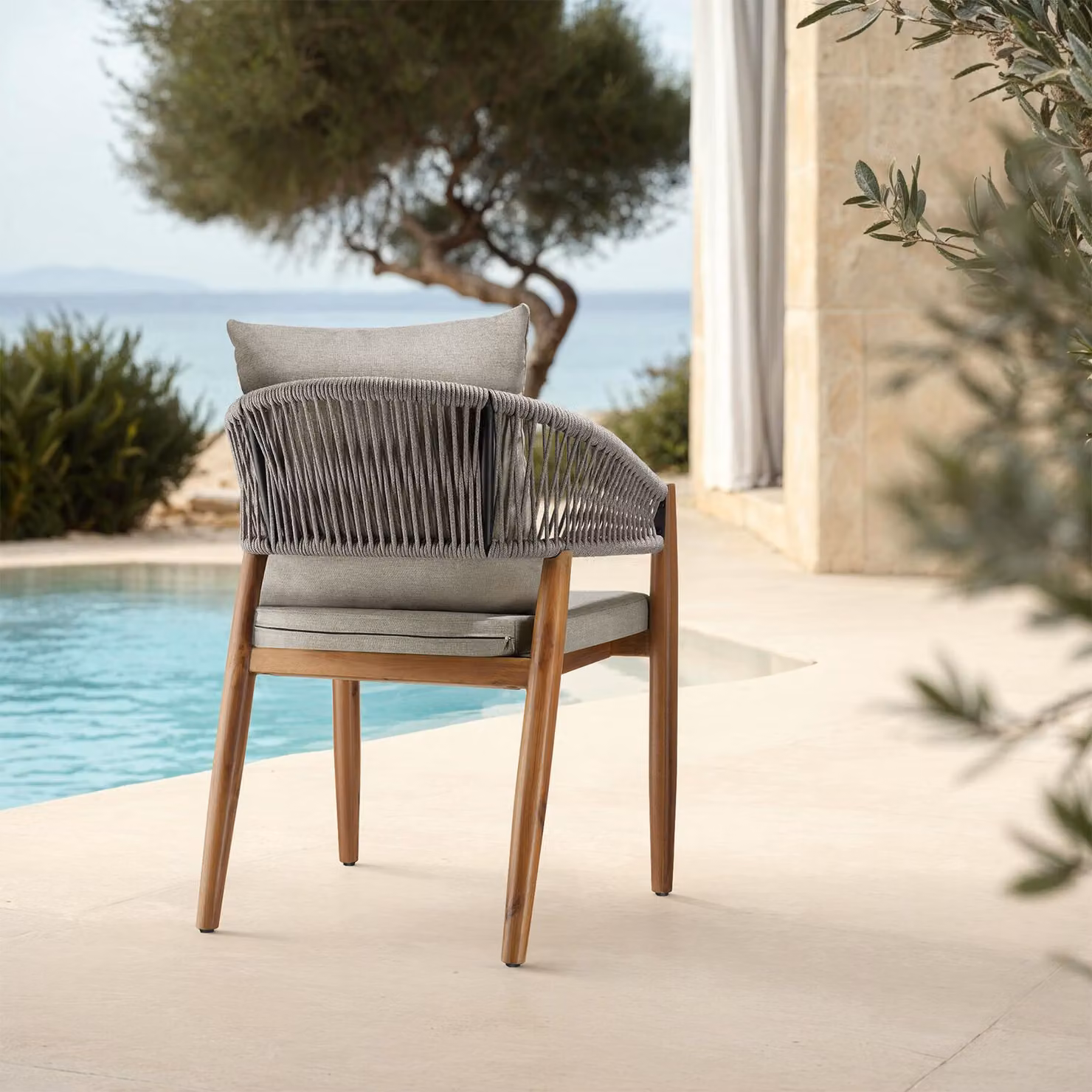 Set di 4 sedie da giardino TecTake in legno di acacia laccato beige con cuscini inclusi – 3