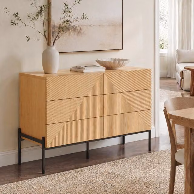 Credenza moderna con 6 cassetti in MDF naturale beige e marrone, design geometrico, L: 115,5 cm, P: 38 cm, H: 75 cm
