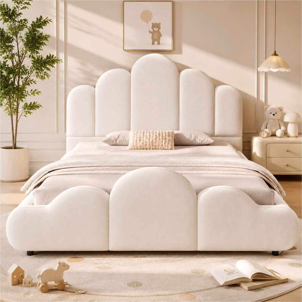 Letto imbottito per bambini, dimensioni 140 x 200 cm, con testiera a forma di nuvola, imbottitura, sistema di fissaggio del materasso integrato e bordi arrotondati, rivestito in velluto color beige