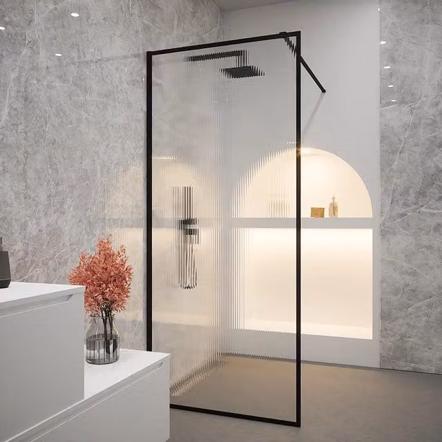 Doccia walk-in Rodi con vetro cannettato e profili neri, Larghezza: 80 cm – 1
