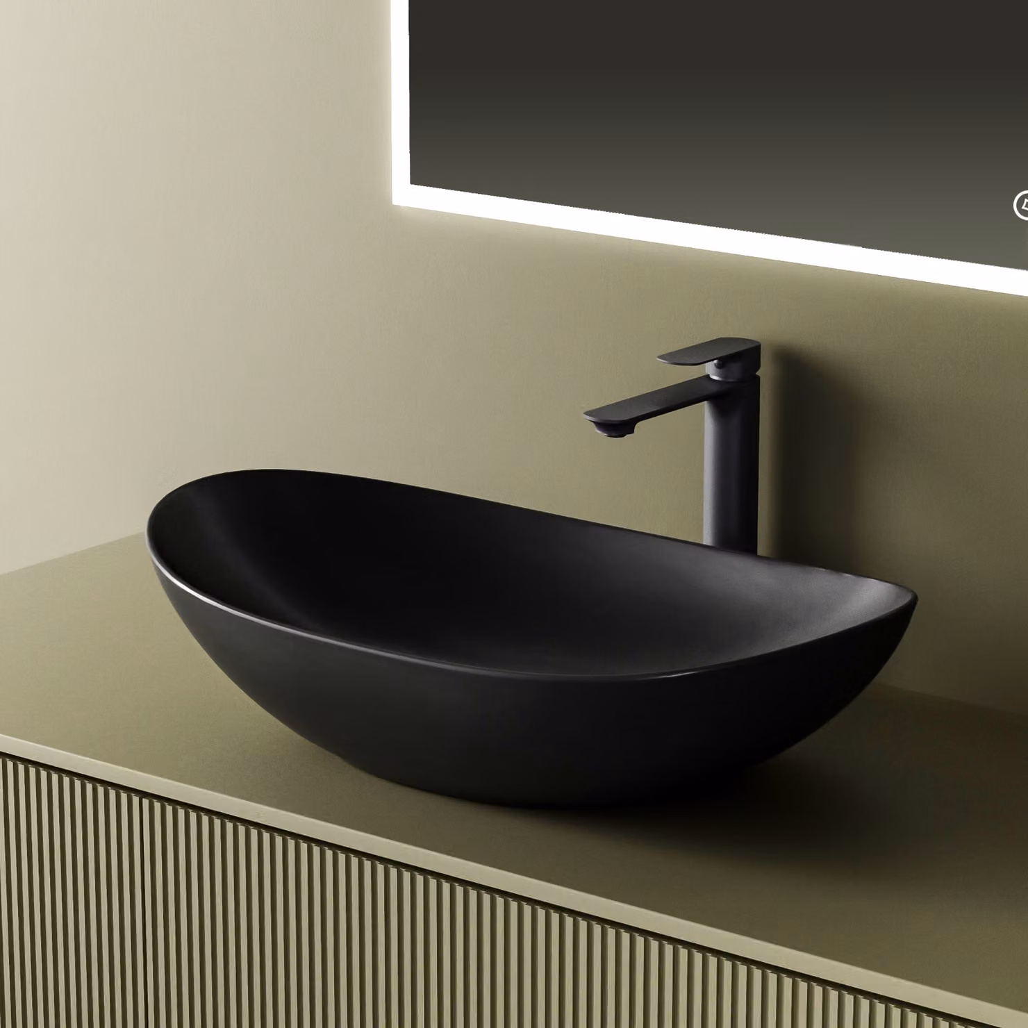 EMKE Lavabo da appoggio in Vetroceramica - Design ovale in nero opaco 61,5 x 36 x 15,5 cm - Ideale per rubinetteria alta