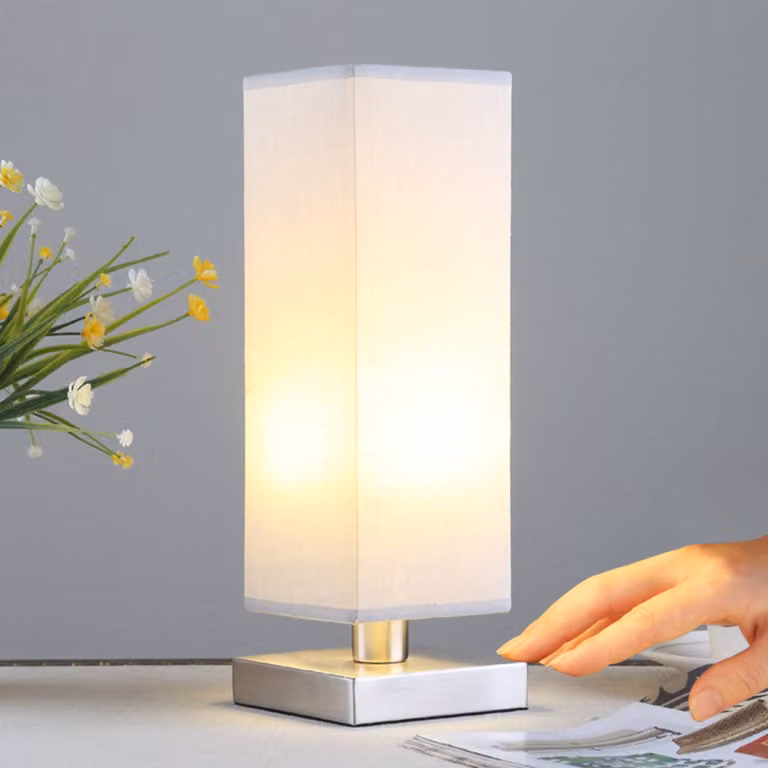 Lampada da tavolo Julina Lindby, Alluminio / Grigio / Zincato, Camera da letto, Tessuto / Stoffa / Seta, Moderno, Lampada da tavolo