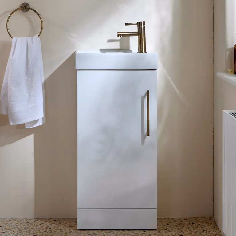 Mobile Bagno a Terra Bianco da 400mm con Lavabo e Maniglia con Barra a T in Ottone Spazzolato - Cluo