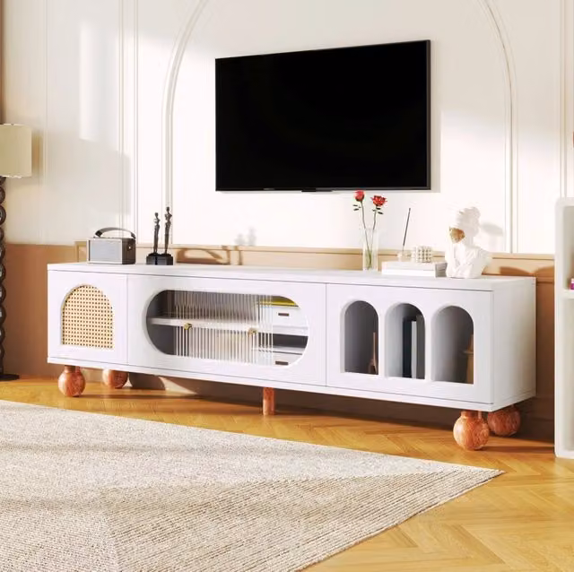 Mobile TV con ante effetto rattan, vetro scorrevole e maniglie dorate, 170x47x37 cm, gambe in legno massiccio