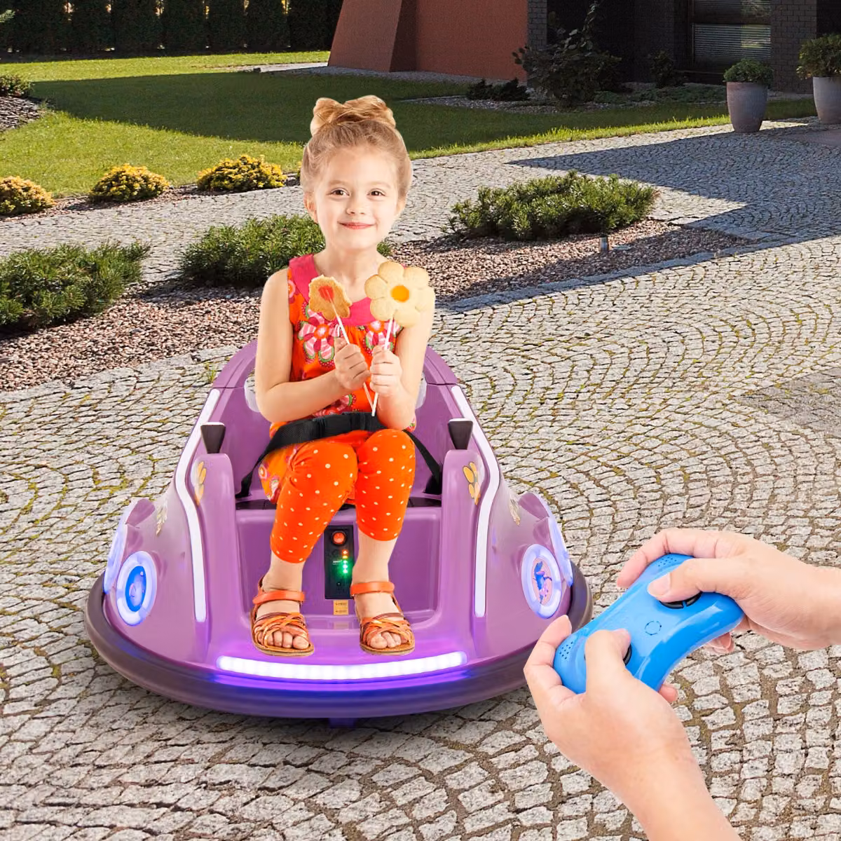 Costway Autoscontro elettrico per bambini 12V con telecomando, design girevole a 360°, luci e musica, colore viola – 3