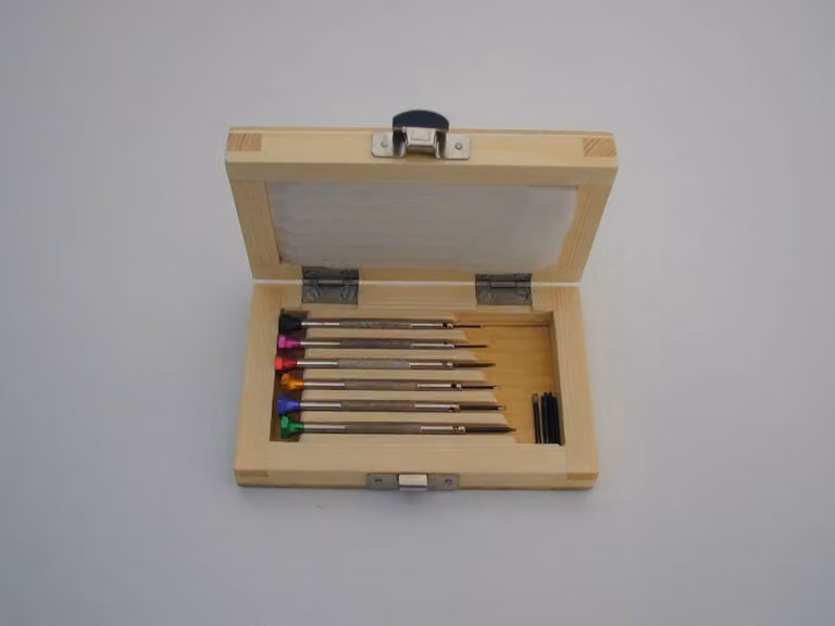 Set di 6 cacciaviti per orologiai, confezionato in una scatola di legno