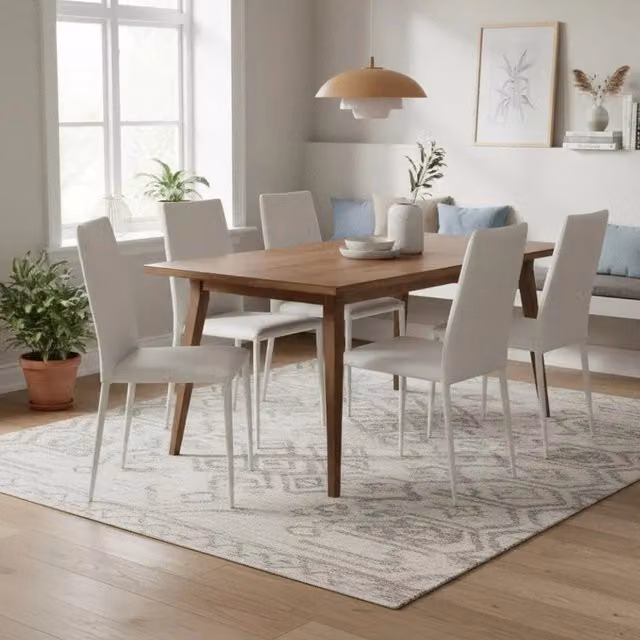 Set di 4 sedie da pranzo impilabili in similpelle bianca Arianna con struttura in metallo facili da pulire | Duzzle