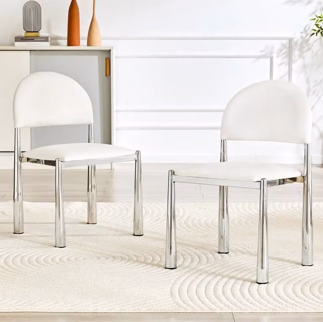Sedia da pranzo ULEVR bianca in similpelle PU con schienale semicircolare imbottito e gambe in metallo