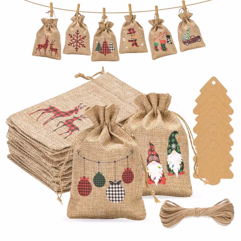 Calendario dell'Avvento con 24 sacchetti di juta, dimensioni 10x15 cm, con ciondolo e corda di juta
