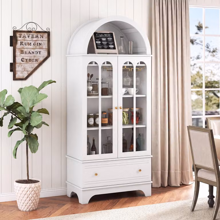 Costway Mobile credenza ad arco per cucina e sala da pranzo con ante in vetro temperato, portabottiglie e portabicchieri, Bianco