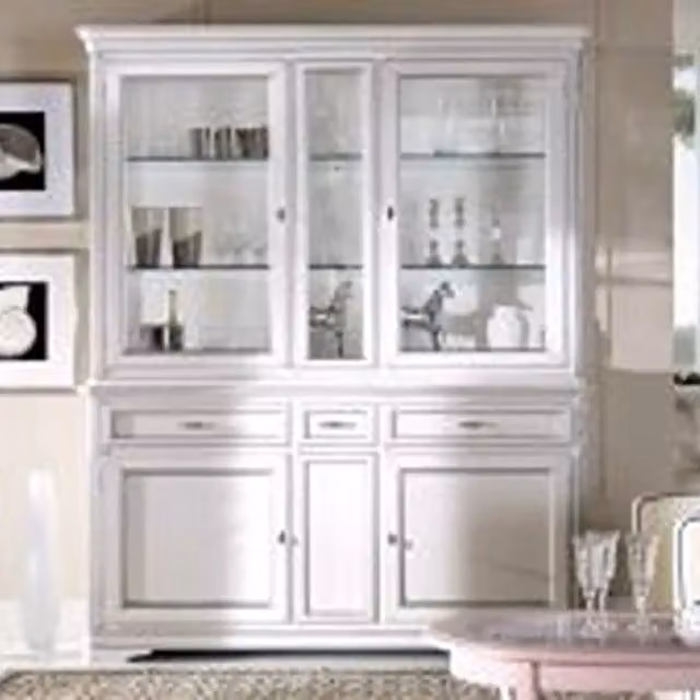 Credenza cristalliera Shabby Chic Kivio in legno e vetro con ante in vetro e 6 cassetti, colore bianco e argento