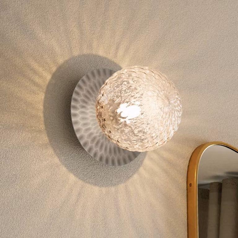Nuura Aps Applique da parete di design Liila 1 Medium, dimmerabile, Cromo / Argento, Bagno, Metallo, Design, Applique