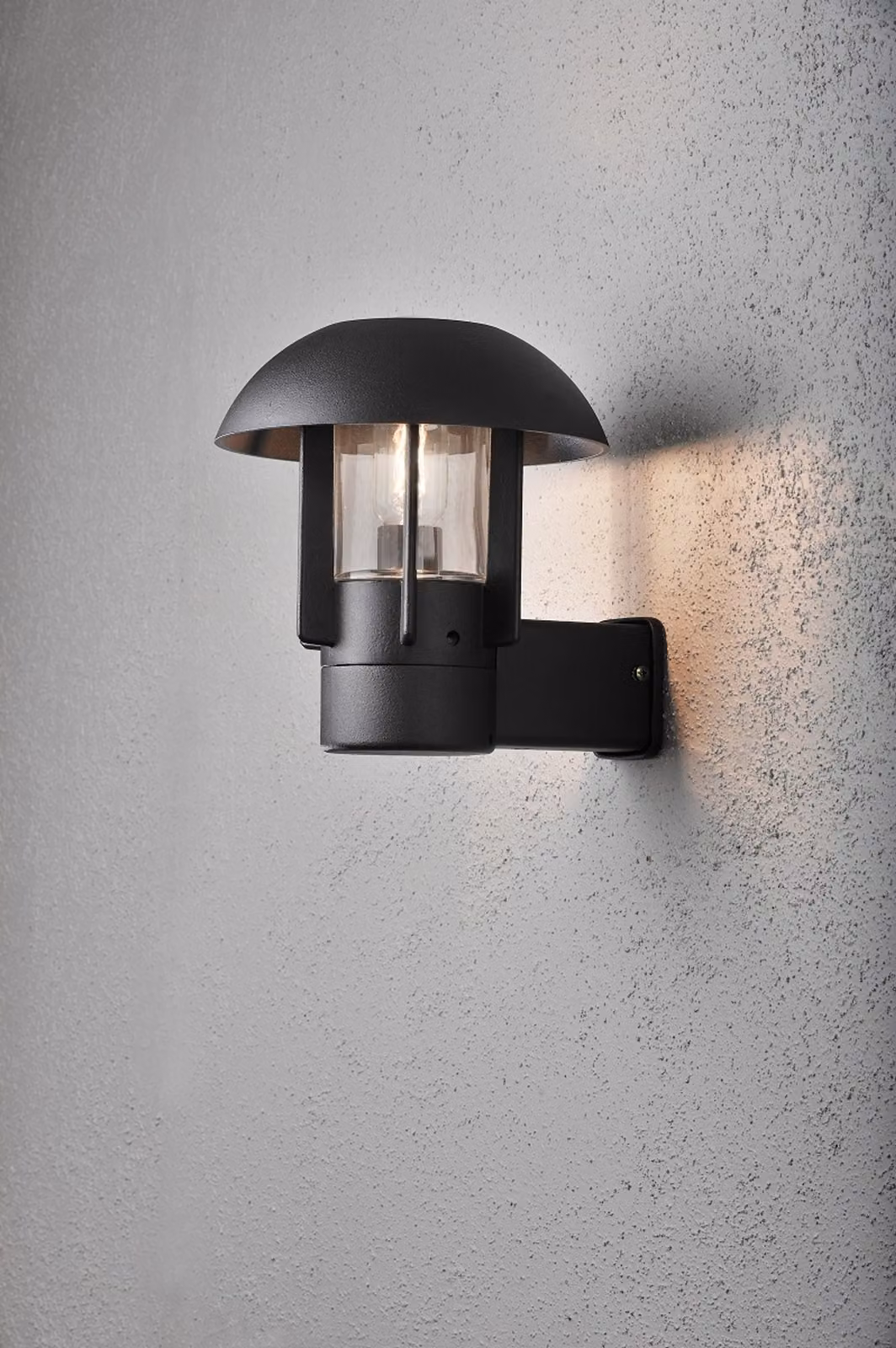Lampada da parete Konstsmide Heimdal in alluminio laccato nero con vetro trasparente