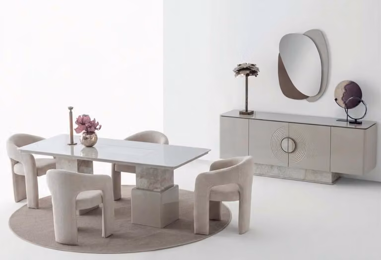 Set da pranzo beige: tavolo da cucina lussuoso, credenza e 4 eleganti sedie