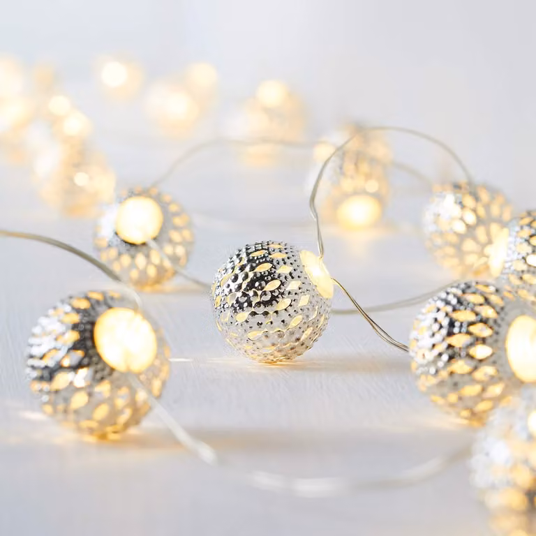 Catena luminosa a micro-LED, 20 LED bianco caldo, 2,4 metri, con timer, per uso interno