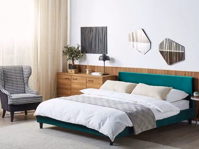 Letto Beliani moderno in velluto verde con struttura in legno e rete a doghe L/P/H: 214 x 180 x 190 cm