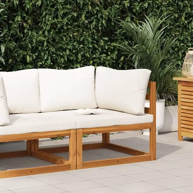 Divano Angolare Modulare Design Mania in Legno di Acacia Massello con Cuscini Bianchi per Giardino