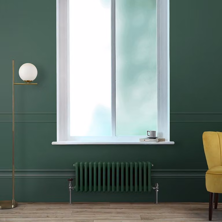 Radiatore Tradizionale a Tripla  Colonna Orizzontale Verde (Pine Green)  - 300mm x 785mm - Regent
