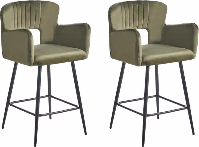 Set di 2 sgabelli da bar BELIANI in velluto verde con braccioli e schienale intagliato e gambe in metallo stile moderno industriale