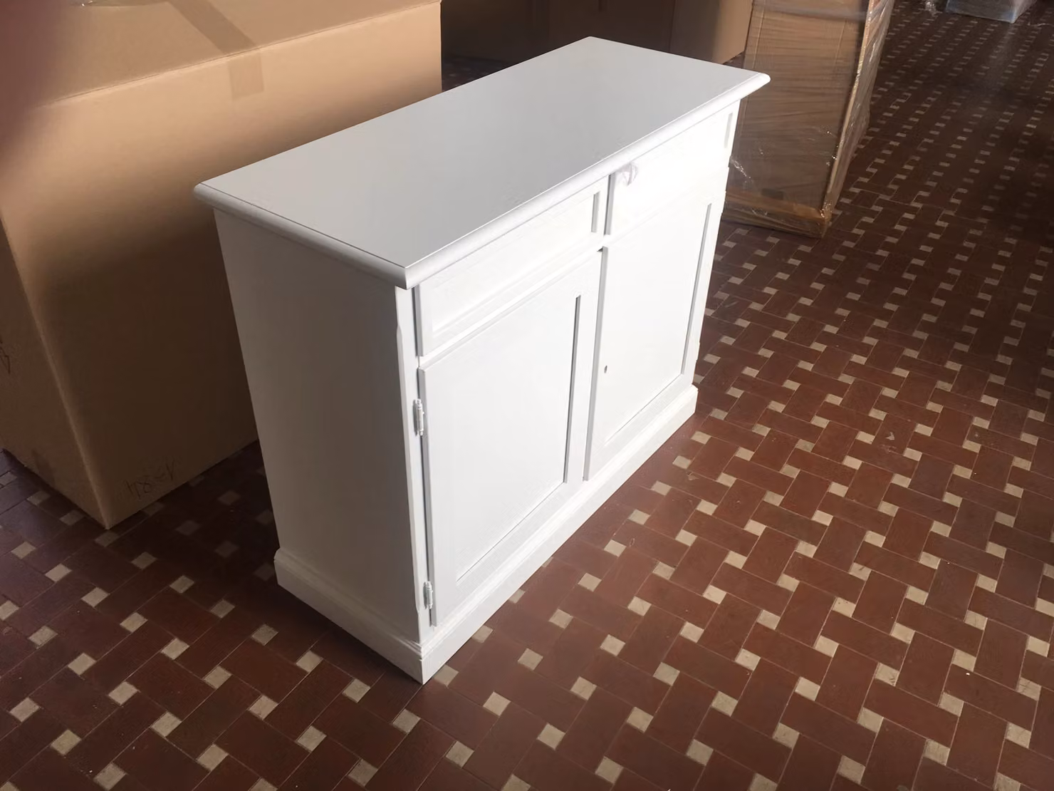 Set composto da cristalliera e credenza in legno stile shabby chic bianco opaco Mobili 2G – 3