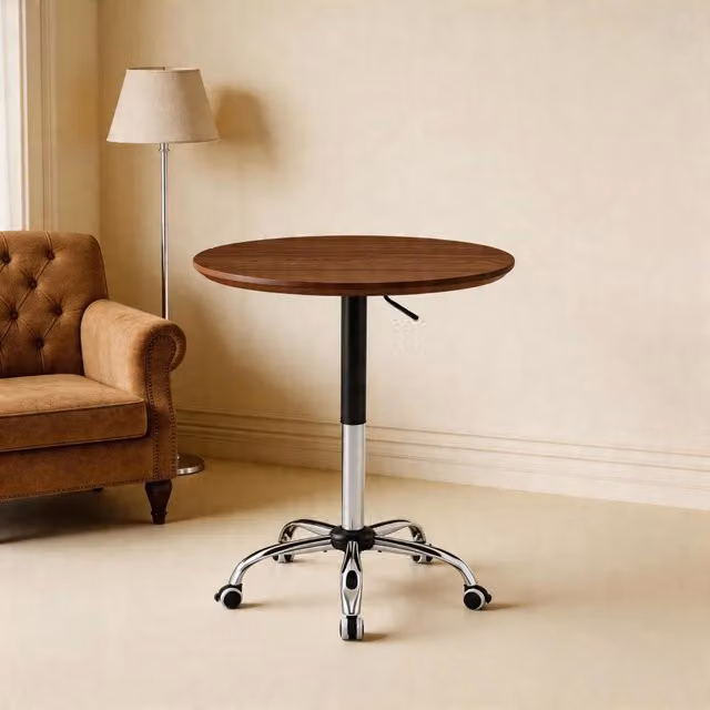 Tavolo alto regolabile in altezza Mivray con ruote, piano rotondo in MDF effetto noce e base in metallo cromato, L/P/H: 70 x 70 x 73.5–98.5 cm