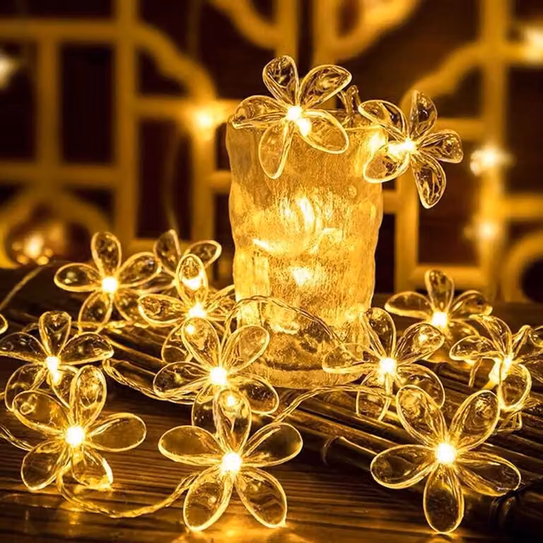 Catena luminosa con 20 LED a forma di fiori di ciliegio, lunghezza 3 metri, luce bianco caldo, alimentazione a batteria