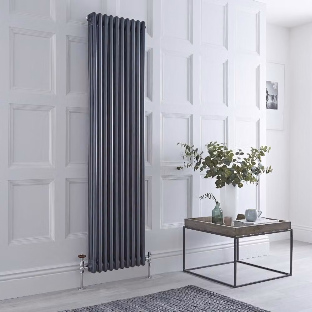 Radiatore Triplo Verticale Tradizionale Antracite - 1800mm x 470mm - con Piedini - Regent