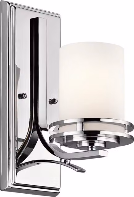 Applique da bagno Kichler Hendrik cromata con vetro opale bianco e protezione IP44