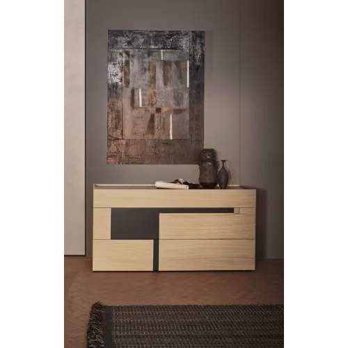 Comò Logos di Pianca con decoro metallico ed elementi sfalsati